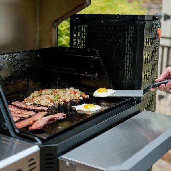 Gravity 800 Charcoal BBQ Grills, Griddle, Black - Masterbuilt MB20042221 - Naamaste London Homewares - 8